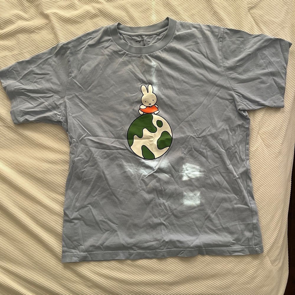 Uniqlo Blue Graphic T-Shirt